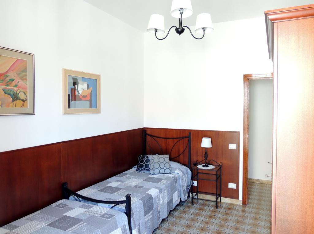 Mary Centro Storico Apartment Alghero Bilik gambar
